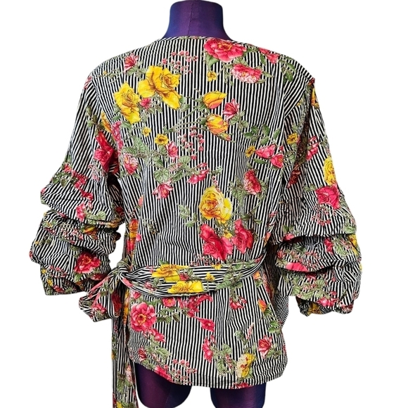 Rainbow Floral & Stripes Tiered Puff Sleeve Wrap Top Size 1X Women's Plus - Picture 5 of 8